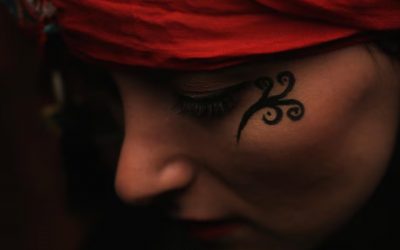 À la redécouverte des tatouages berbères : Entre tradition ancestrale et expression identitaire